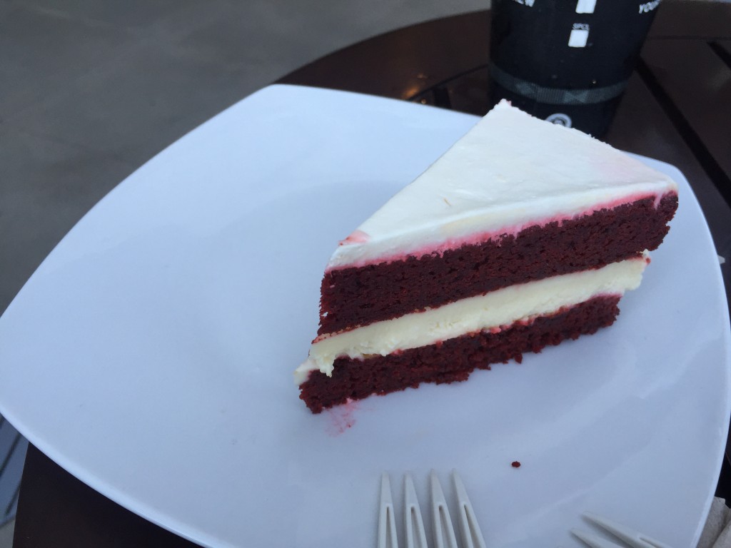 Bo S Coffeeのオススメケーキ レッドベルベット チーズケーキを食べてみよう フィリピン最新情報ブログ