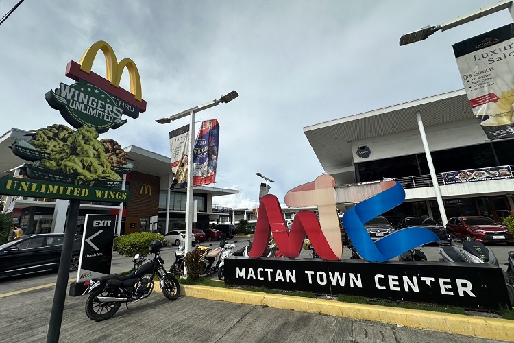 マクタン・タウン・センター外観